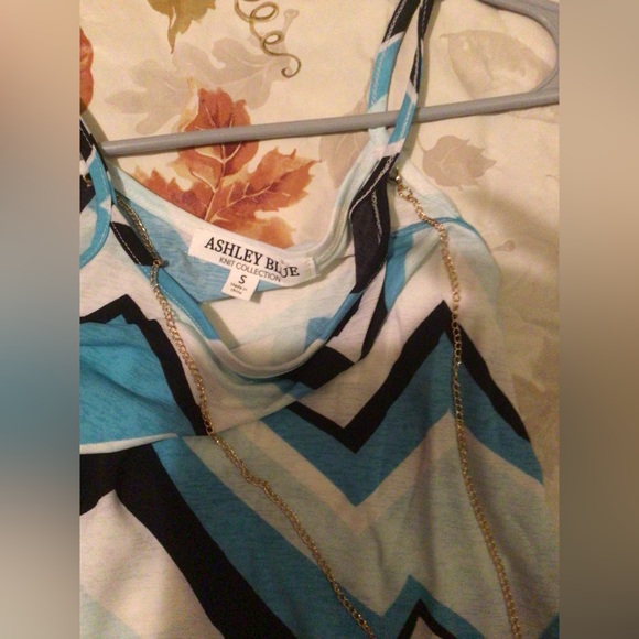 WOMENS SMALL FLOWY TANk TOP NWT - Picture 3 of 4